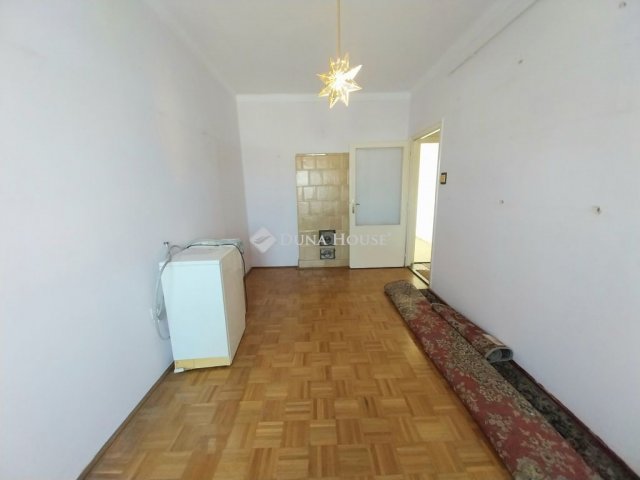 Eladó téglalakás, Gyöngyösön 26.9 M Ft, 2 szobás
