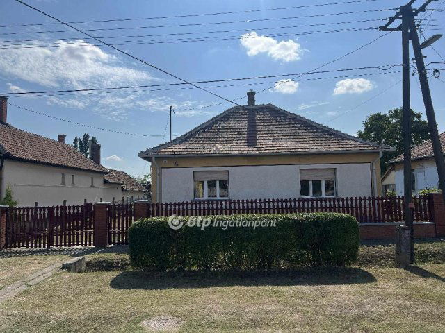 Eladó családi ház, Tápiógyörgyén 23.8 M Ft, 2+1 szobás
