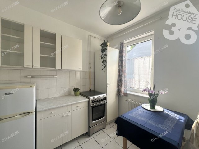 Eladó téglalakás, Kecskeméten 69.99 M Ft, 3 szobás