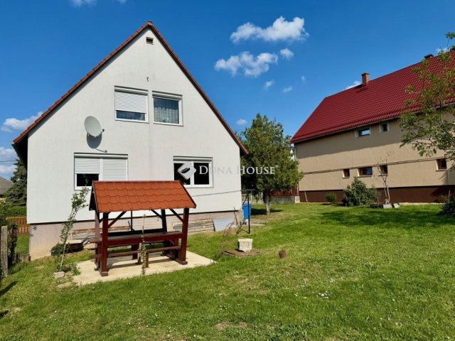 Eladó családi ház, Nemesvámoson 74.9 M Ft, 4 szobás
