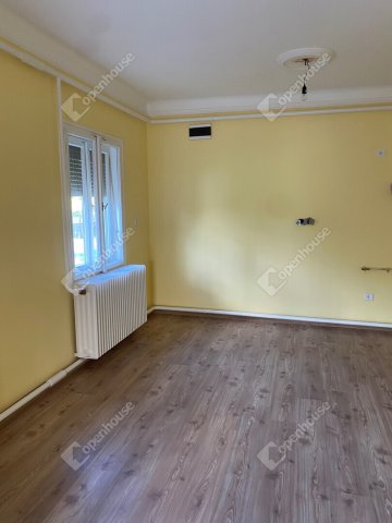 Eladó családi ház, Szegeden 79.5 M Ft, 2 szobás