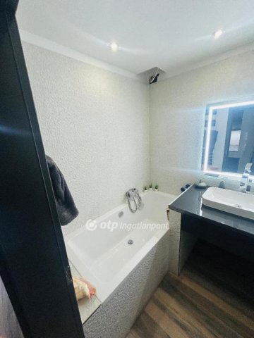 Eladó téglalakás, Budapesten, XIII. kerületben 79.99 M Ft