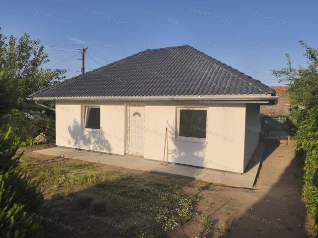Eladó családi ház, Tápiószelén 27.9 M Ft, 2 szobás