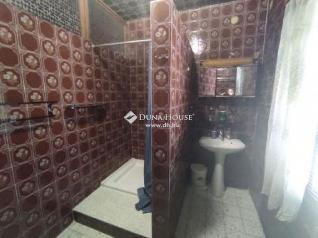 Eladó családi ház, Érden 320 M Ft, 8 szobás