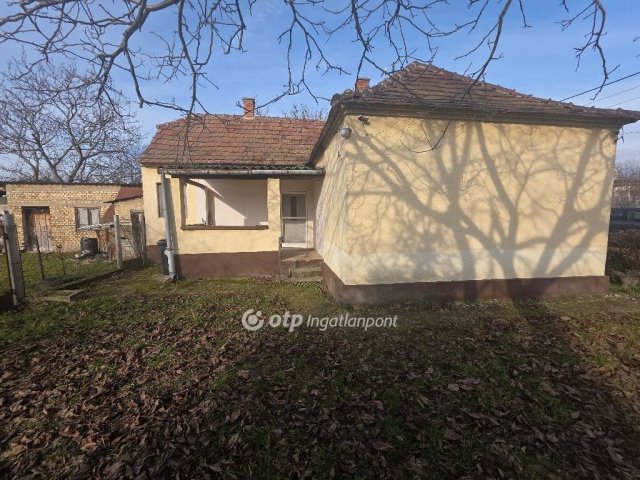 Eladó családi ház, Somlóvásárhelyen 18.69 M Ft, 2 szobás