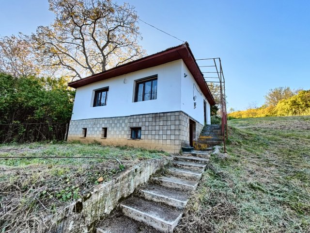 Eladó családi ház, Varbócon 14.9 M Ft, 1+1 szobás