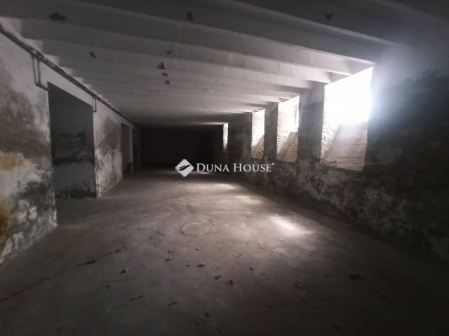 Eladó ipari ingatlan, Szegeden 199 M Ft / költözzbe.hu