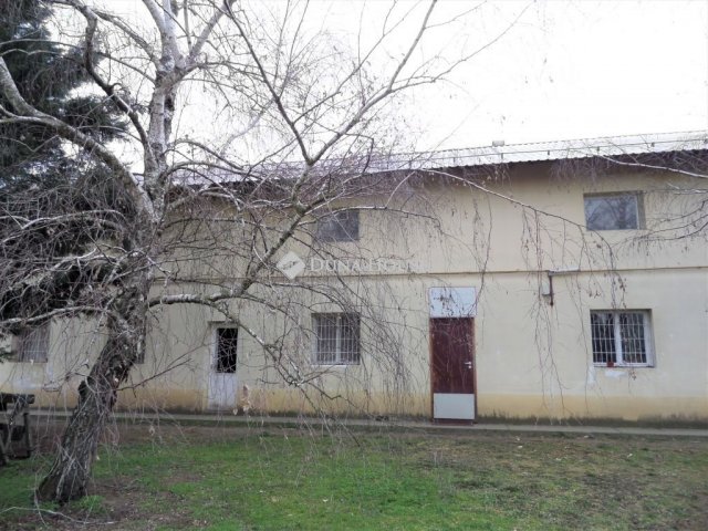 Eladó ipari ingatlan, Lajosmizsén 118 M Ft / költözzbe.hu