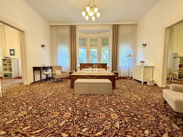 Eladó téglalakás, Szegeden 225 M Ft, 4 szobás