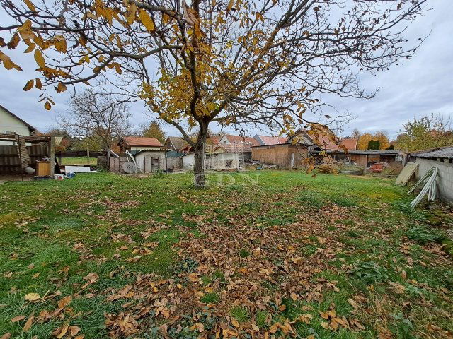 Eladó családi ház, Etyeken 83 M Ft, 6 szobás