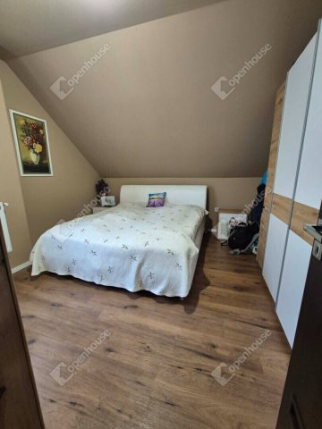 Eladó családi ház, Üllőn 124.999 M Ft, 5 szobás