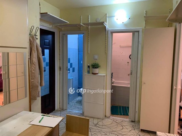 Eladó panellakás, Budapesten, III. kerületben 64.9 M Ft