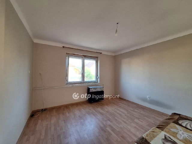 Eladó családi ház, Bucsán 12.6 M Ft, 2 szobás