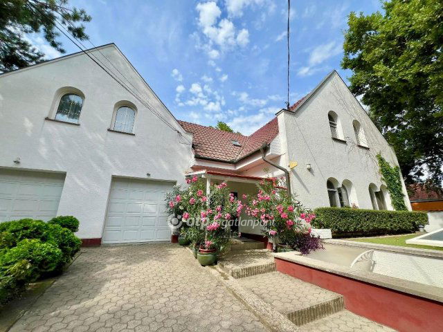 Eladó családi ház, Százhalombattán 149.9 M Ft, 5 szobás