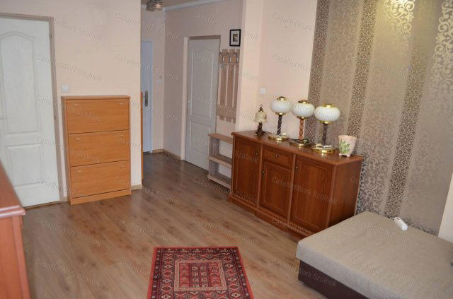 Eladó panellakás, Szolnokon 36.5 M Ft, 2 szobás