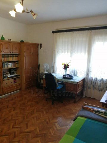 Eladó családi ház, Balatonföldváron 115 M Ft, 19 szobás