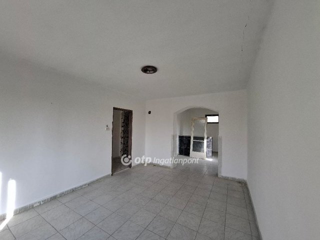 Eladó családi ház, Kálban 32.9 M Ft, 2+2 szobás