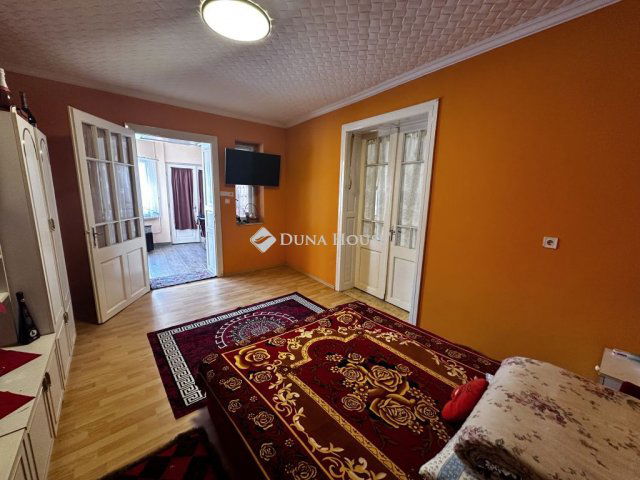 Eladó családi ház, Dunavecsén 37 M Ft, 2 szobás