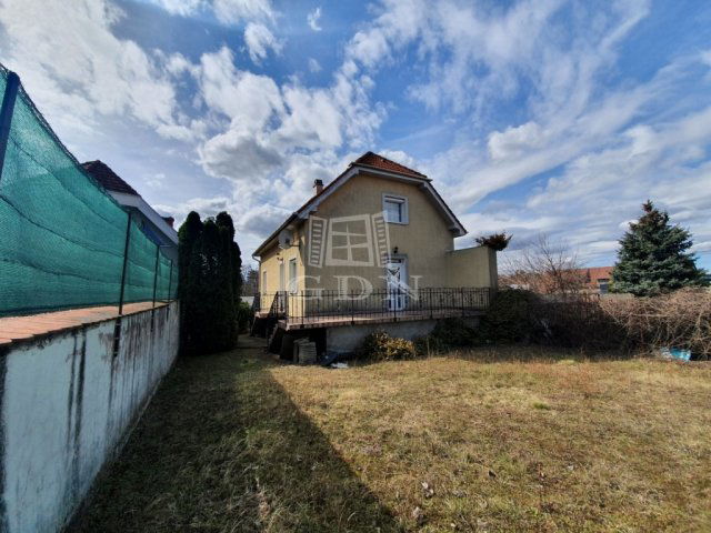 Kiadó családi ház, albérlet, Székesfehérvárott 460 E Ft / hó