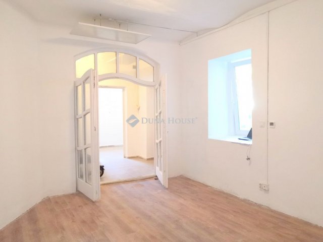 Eladó téglalakás, Budapesten, XV. kerületben 45 M Ft, 2 szobás