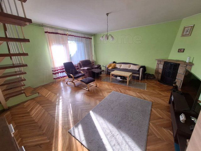 Eladó téglalakás, Kaposváron 42.9 M Ft, 4+1 szobás