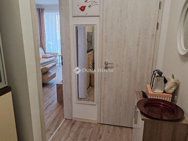 Eladó téglalakás, Budapesten, XVIII. kerületben 73.99 M Ft