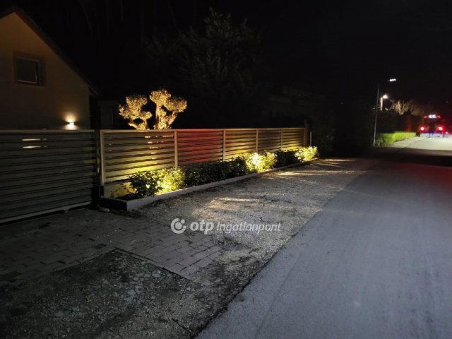 Eladó családi ház, Telkin 225 M Ft, 5+1 szobás