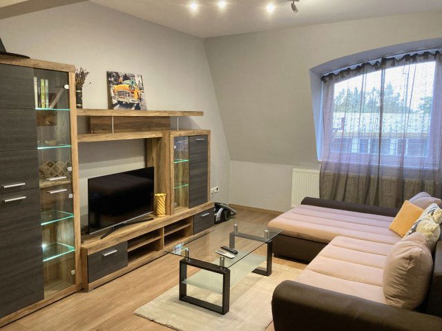 Kiadó téglalakás, albérlet, Debrecenben 400 E Ft / hó, 4 szobás