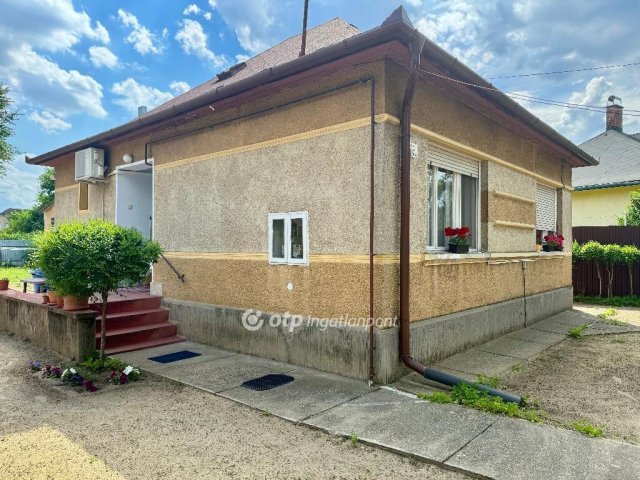 Eladó családi ház, Debrecenben 69.9 M Ft, 2 szobás
