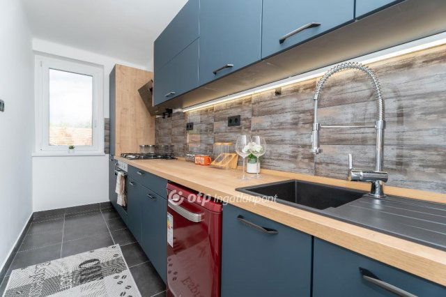 Eladó téglalakás, Budapesten, XVIII. kerületben 99.8 M Ft