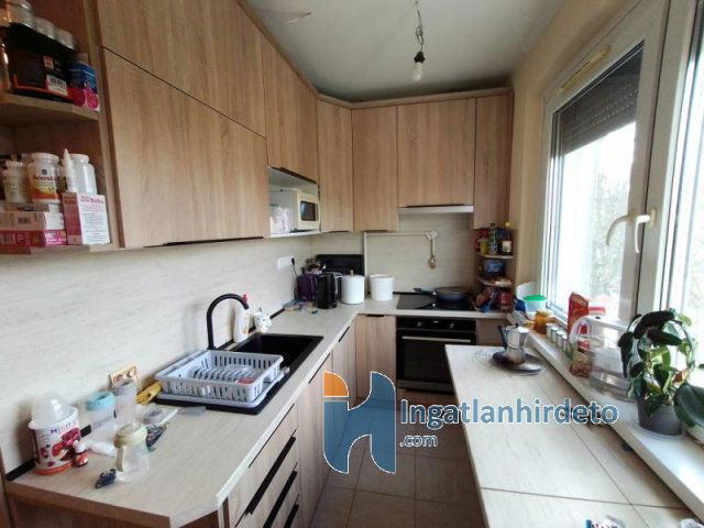 Eladó panellakás, Százhalombattán 68.4 M Ft, 3 szobás