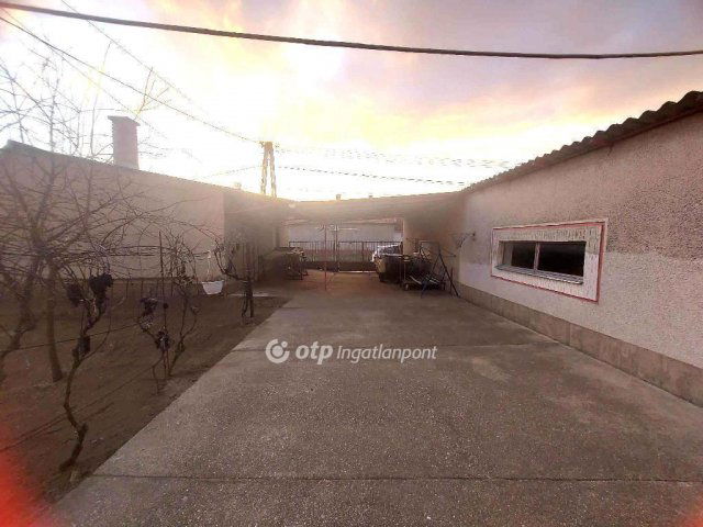 Eladó családi ház, Hosszúpályin 45 M Ft, 3 szobás