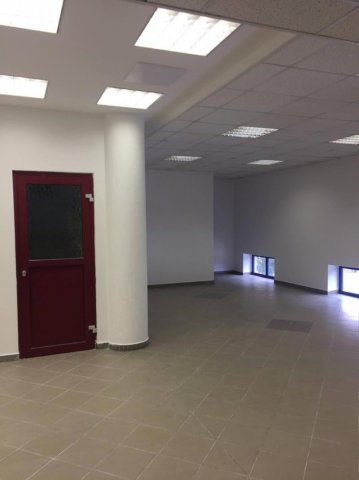 Kiadó üzlethelyiség, Budapesten, III. kerületben 1300 E Ft / hó