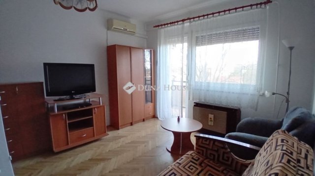 Eladó téglalakás, Siófokon 65.9 M Ft, 3 szobás