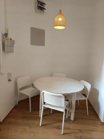 Kiadó téglalakás, albérlet, VII. kerületben, Klauzál téren