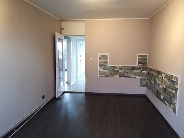Eladó téglalakás, Hajmáskéren 25 M Ft, 2 szobás