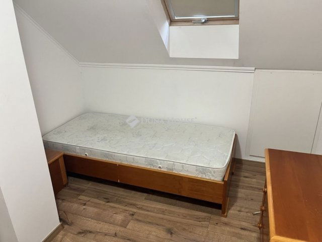 Eladó családi ház, Bólyban 220 M Ft, 9 szobás