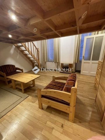 Eladó téglalakás, Budapesten, VI. kerületben 74.5 M Ft, 1 szobás