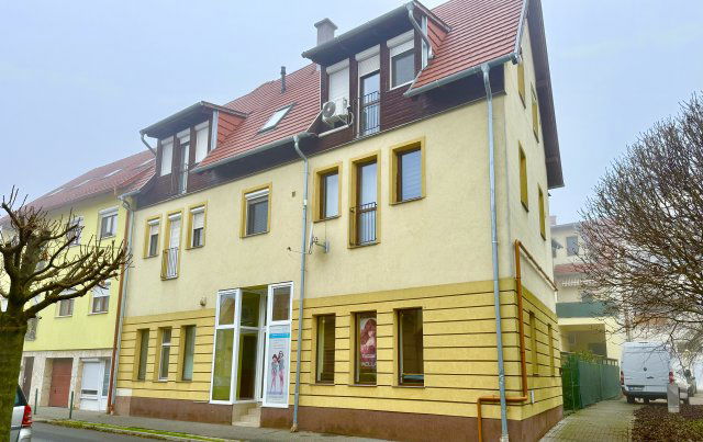 Eladó téglalakás, Sárváron 31.5 M Ft, 1 szobás