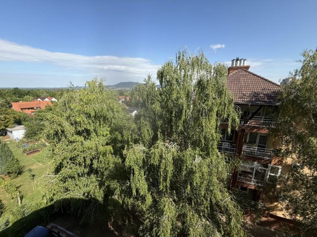 Eladó téglalakás, Pécsett 49 M Ft, 3 szobás