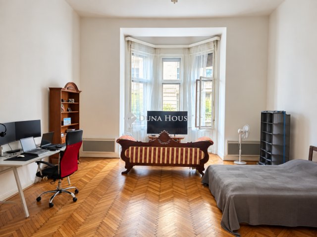 Eladó téglalakás, Budapesten, IX. kerületben 74.9 M Ft, 1 szobás