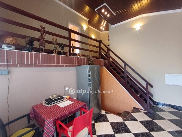 Eladó családi ház, Vecsésen 144.9 M Ft, 2+1 szobás