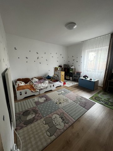 Eladó családi ház, Pázmándfalun 46.5 M Ft, 4 szobás