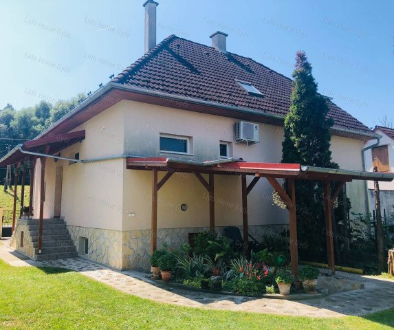 Eladó családi ház, Győrött 149.9 M Ft, 5 szobás