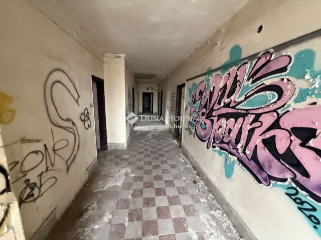 Eladó ipari ingatlan, Cegléden 70 M Ft / költözzbe.hu