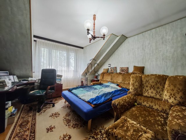 Eladó téglalakás, Székesfehérvárott 79.9 M Ft, 4 szobás