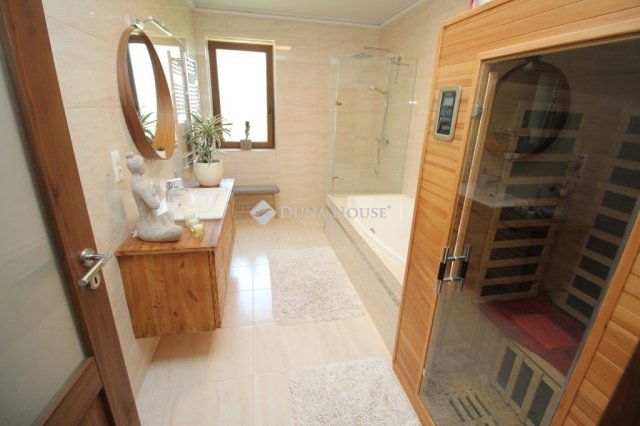 Eladó családi ház, Kecskeméten 219 M Ft, 1 szobás