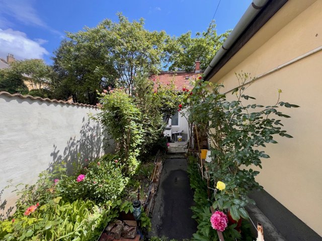 Eladó téglalakás, Székesfehérvárott 28 M Ft, 1 szobás