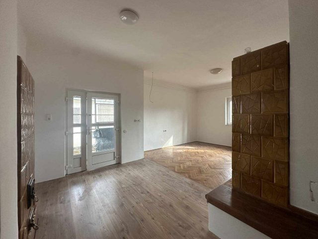 Eladó családi ház, Keszthelyen 57.5 M Ft, 3 szobás