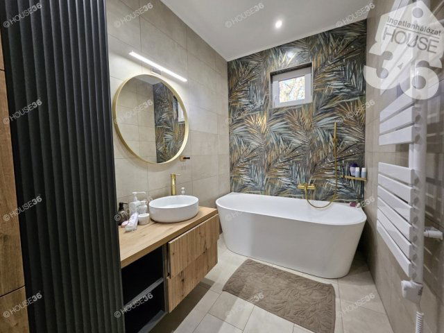 Eladó családi ház, Kecskeméten 169.9 M Ft, 5 szobás